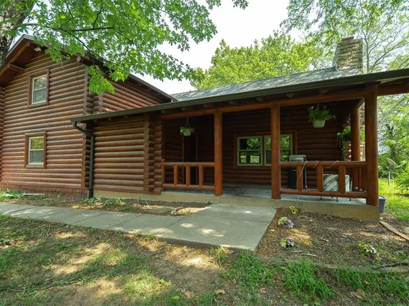 2159 Oregon Rd, Ottawa, KS 66067