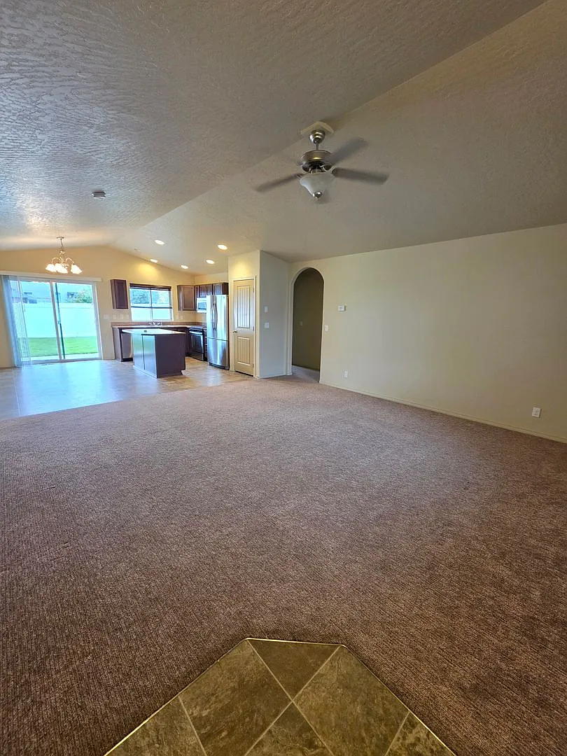 Beautiful single-story 3 bedroom 2 bath home For Rent in Coeur d' Alene! — Photo 3