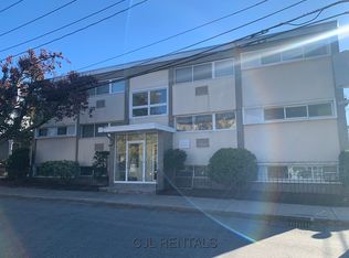 7 Spruce St APT 7, Waltham, MA 02453