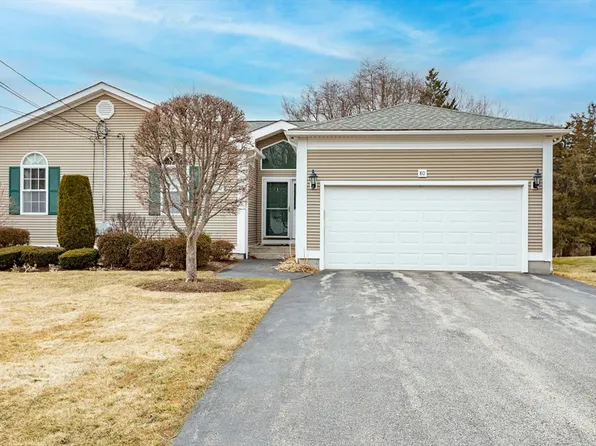 80 Orchard Meadows Dr #80, Smithfield, RI 02917