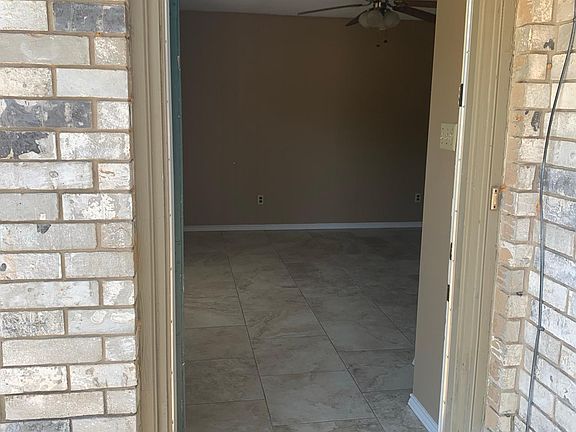5th image of 5058 Oak Hill Dr