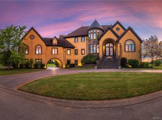2799 Lake Vista Dr W, Jeffersonville, IN 47130