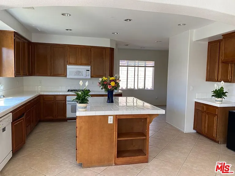 41183 Bank Ct — Photo 3
