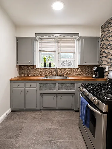1530 Rhinelander Ave #1 Photo 1 1530 Rhinelander Ave #1 Photo 1