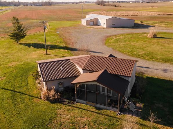 723 Blacksop Rd, Du Quoin, IL 62832