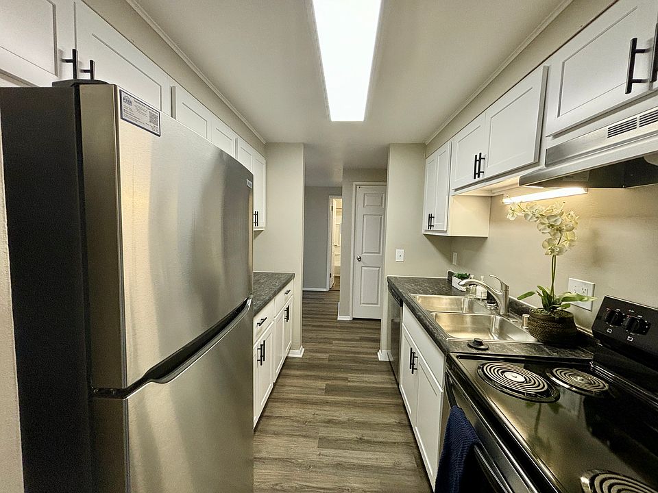 1st image of 1116 Ann St APT 13