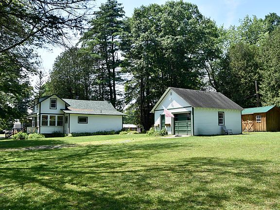 2nd image of 123 Lakeshore Dr