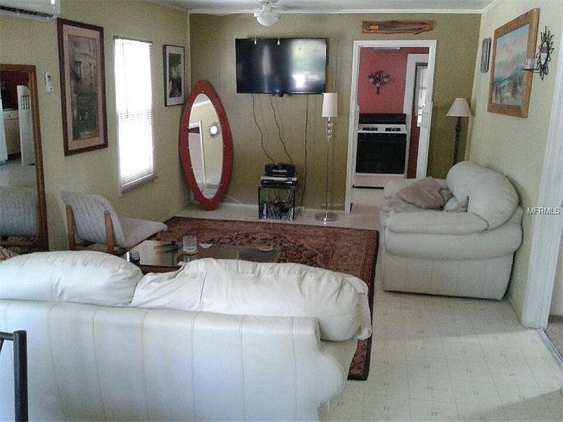 2nd image of 1021 Washington Ave