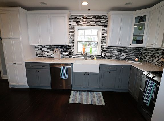 5th image of 10401 S Christiana Ave