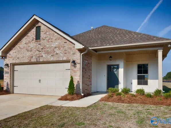 17657 Cabernet St, Athens, AL 35613