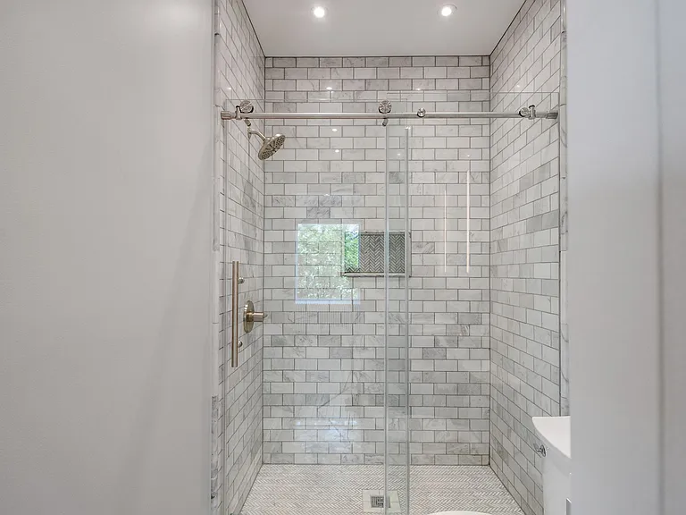 8 R St NW #1 — Photo 5