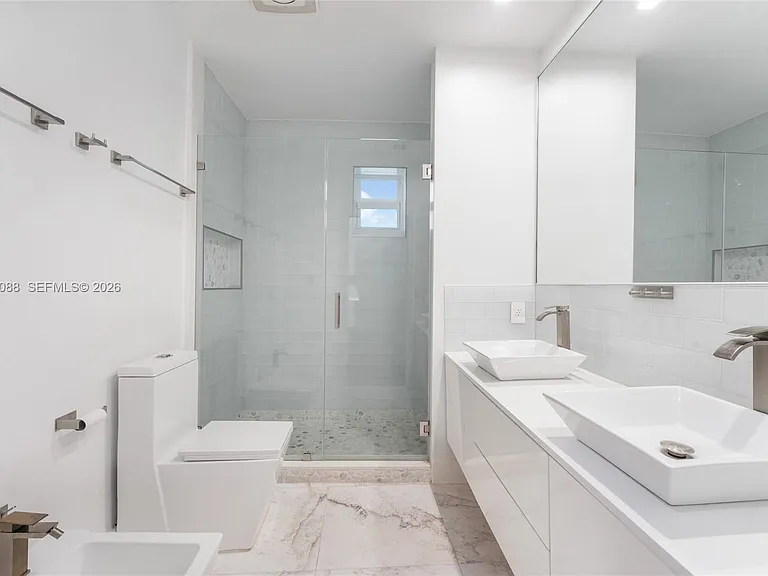 801 NE 76th St — Photo 13
