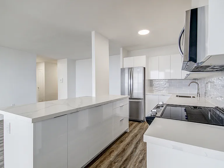 370 Ridelle Ave — Photo 12