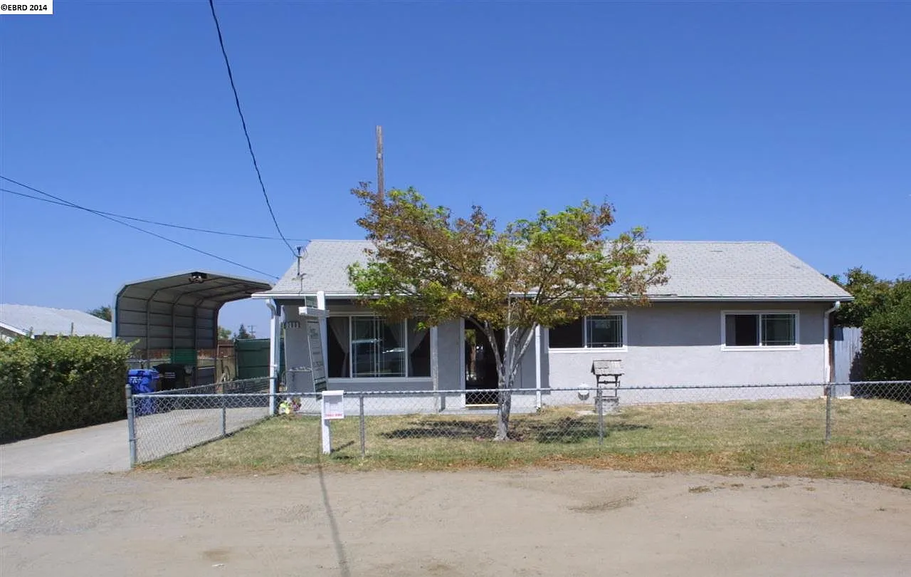 200 Raye Ave photo 1