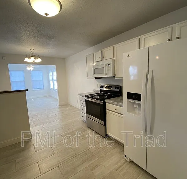 202 Kinnley Ct — Photo 10