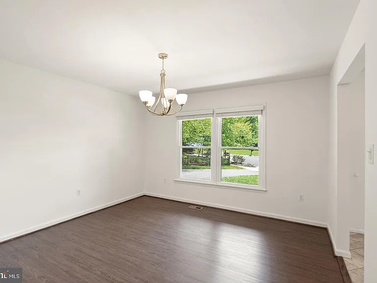 8902 Huxley Ct — Photo 59