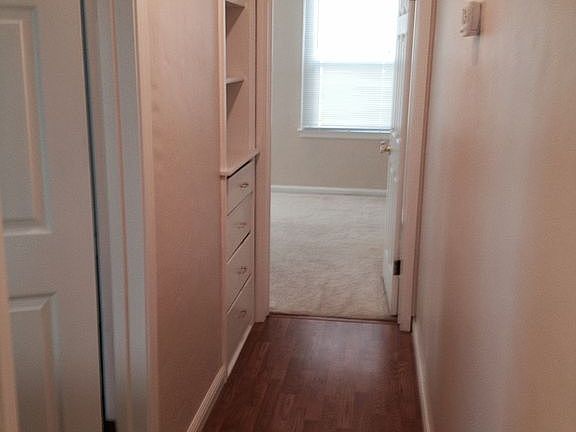 4th image of 9809 Greenacres Dr