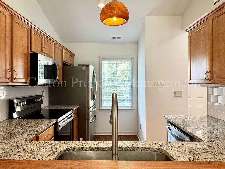 5138 Greenville Loop Rd #D — Photo 6