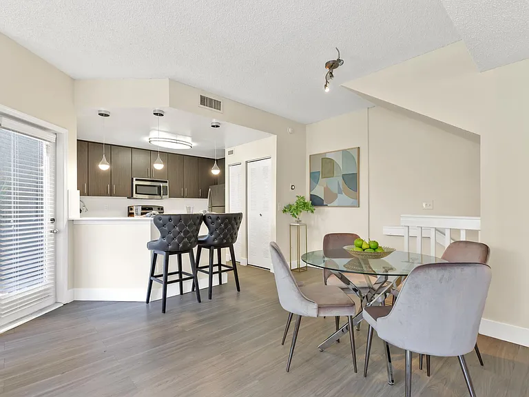 B2 Marseille - 3-Story Townhomes