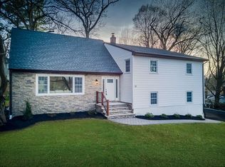 21 Thurston Dr, Livingston, NJ 07039