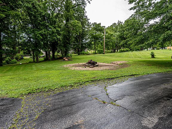 4th image of 2411 N Lakeland Dr