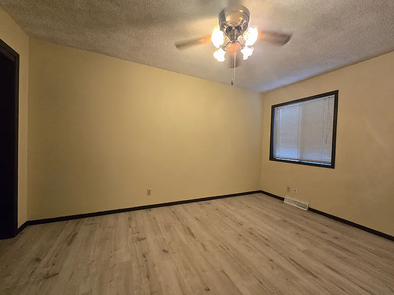 1819 S Lorraine Ave — Photo 12