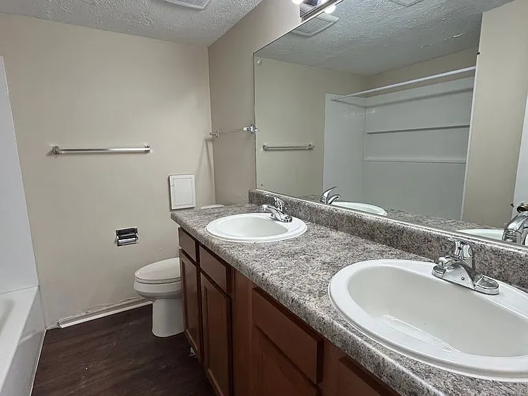 915 N 48th Ave — Photo 36