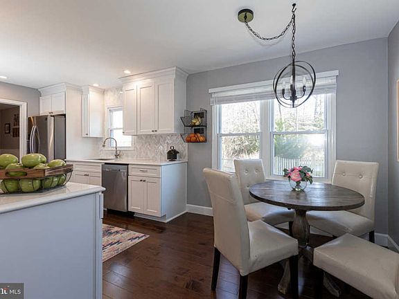2nd image of 5513 Shooters Hill Ln