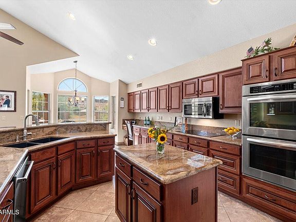 3rd image of 1601 E MUIRWOOD Drive