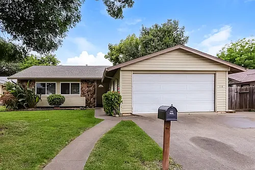 124 Croydon Ct Photo 1