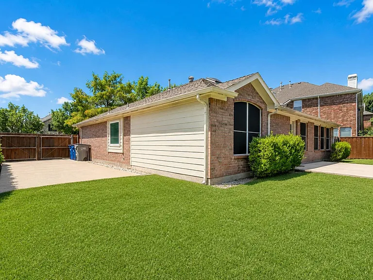 1711 Grand Canyon Way — Photo 30