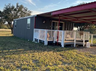 125 County Road 7866, Devine, TX 78016