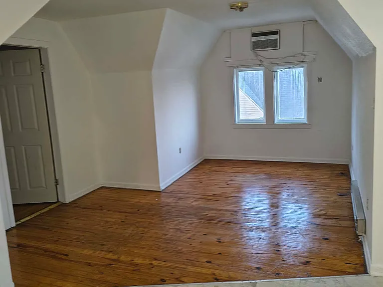 511 N Meridian St #B — Photo 2