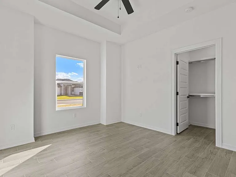 113 Hope Dr — Photo 3
