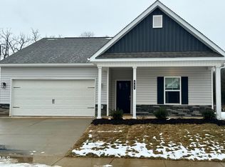 682 Saint Andrews Dr, Kingsport, TN 37664