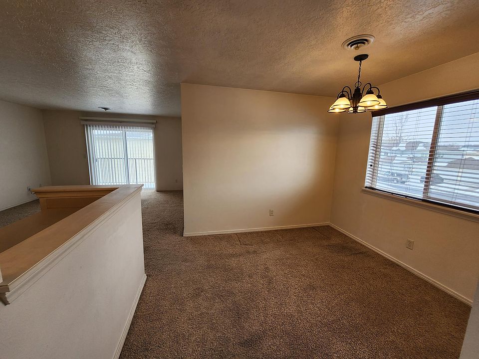 319 Lenore St APT 4, Twin Falls, ID 83301 | Zillow