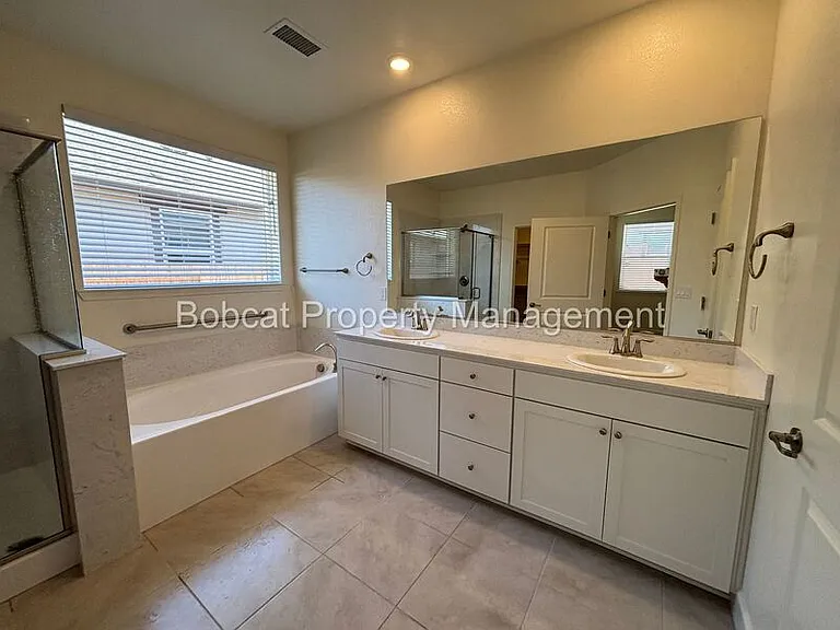 1097 Dapple Dr — Photo 34