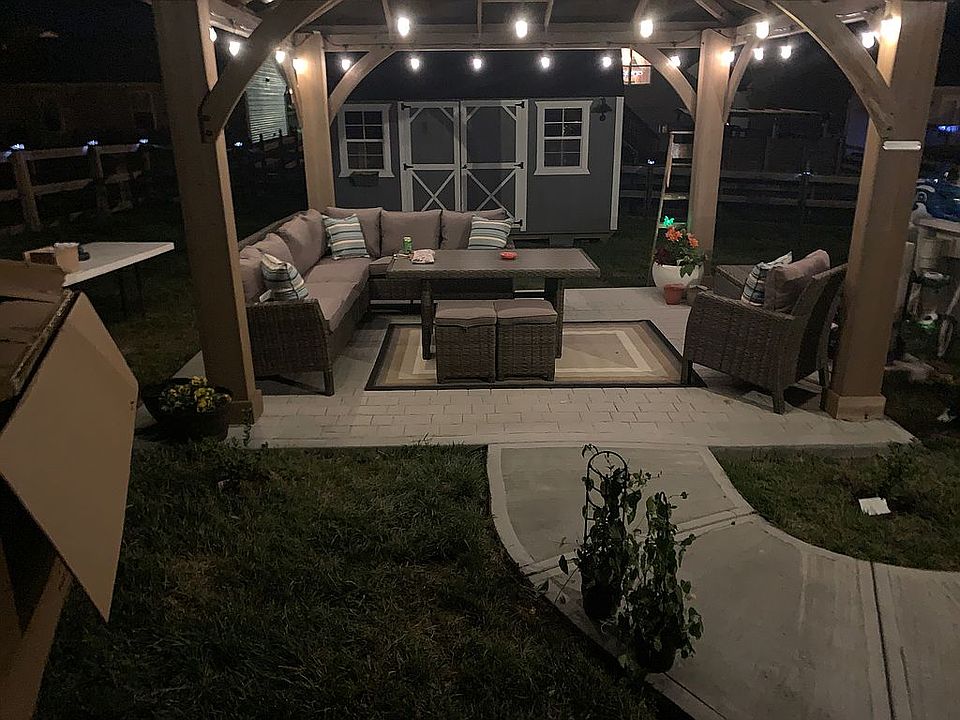 The cabana at night !