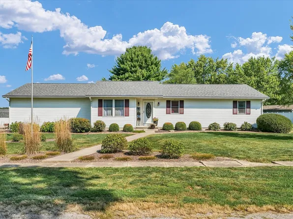 100 W Church St, Potomac, IL 61865