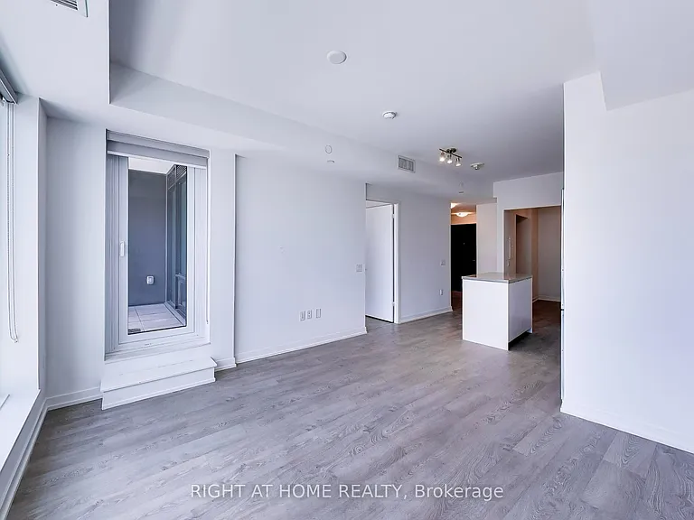 8868 Yonge St #208E — Photo 17