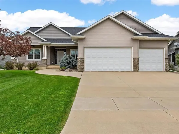 3516 Fitzroy Rd, Hiawatha, IA 52233