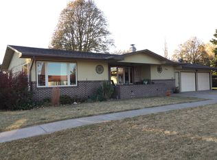 330 Fairview Dr, Aurora, NE 68818