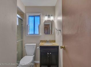 2176 Gogel St, Edison, NJ 08820