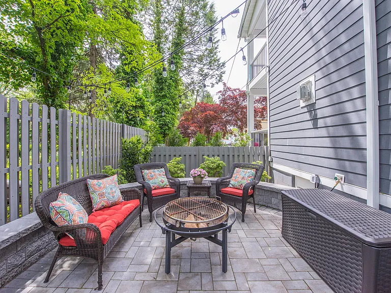 Franklin Pl — Photo 18