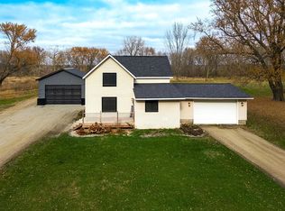 254 Pleasant St, Dexter, MN 55926