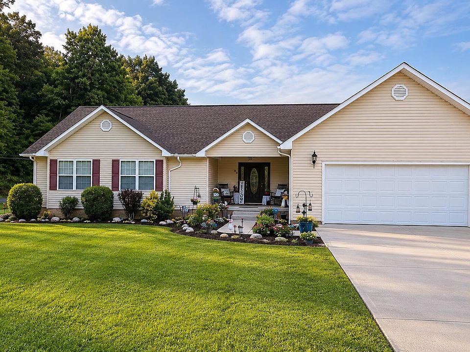 1st image of 25 Red Oak Dr