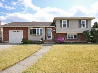114 Maybrook Rd, North Babylon, NY 11703