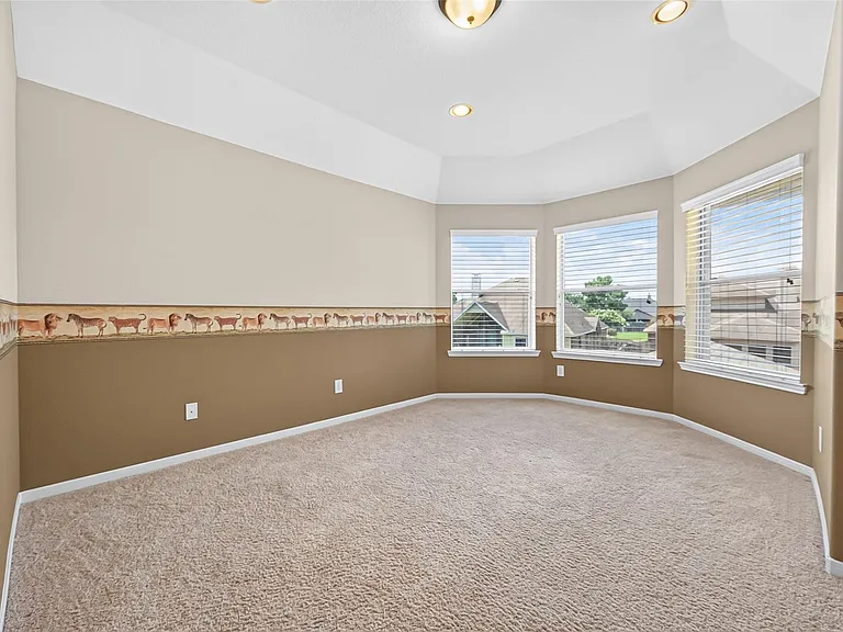 9735 Lansing Meadows Dr — Photo 42