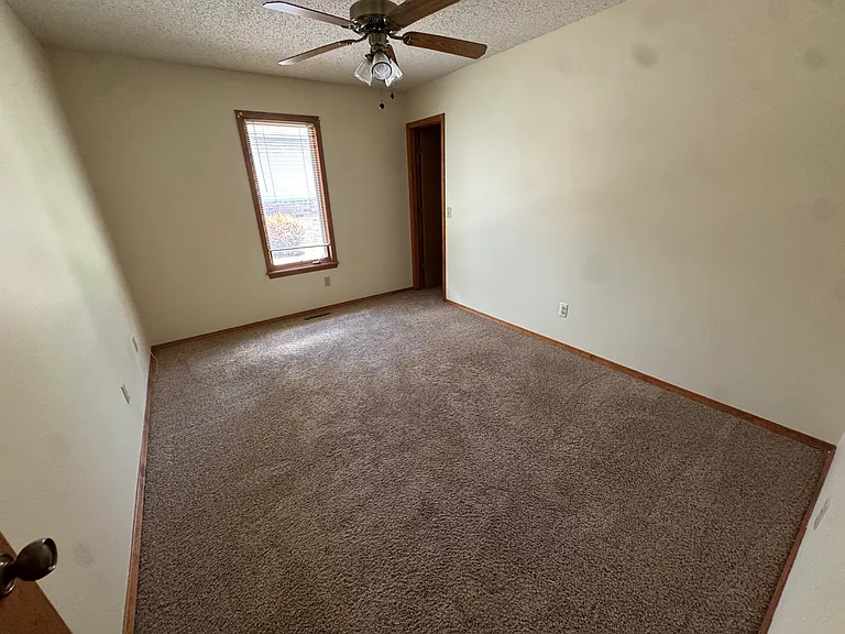 3485 S Kickapoo Ave — Photo 12