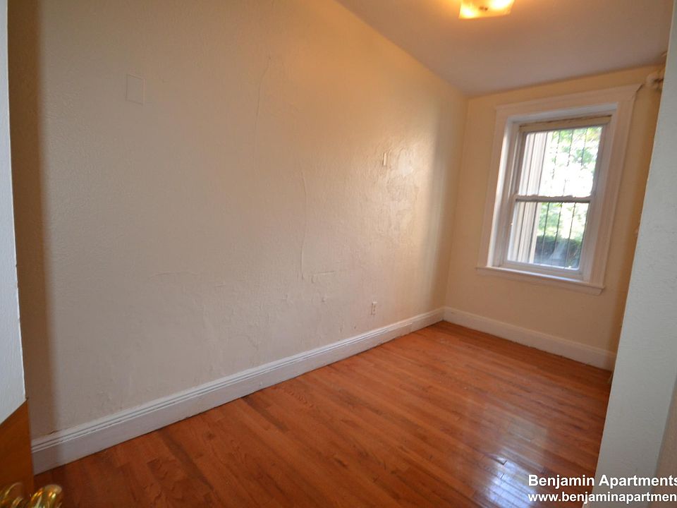 2nd image of 1810 Commonwealth Ave #2KS